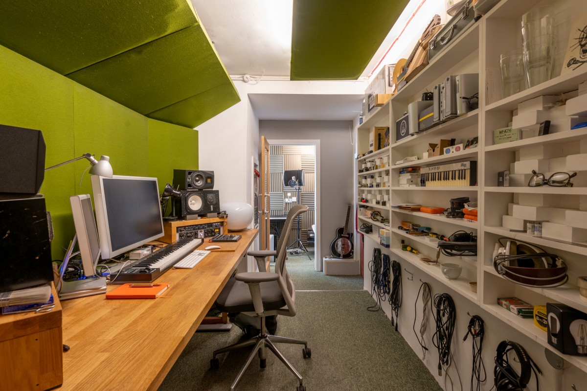 Creative office / studio available at Netil House, East London.